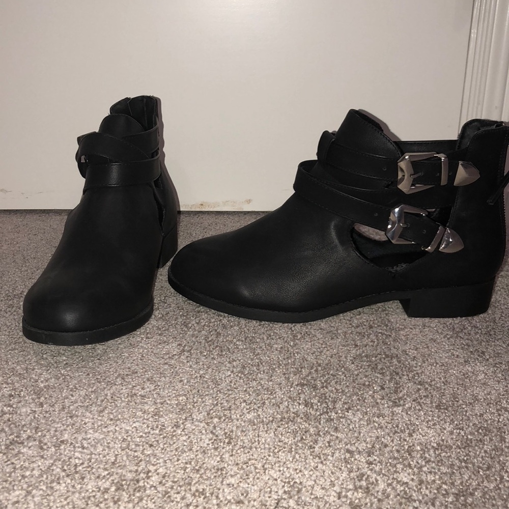 cute boots!